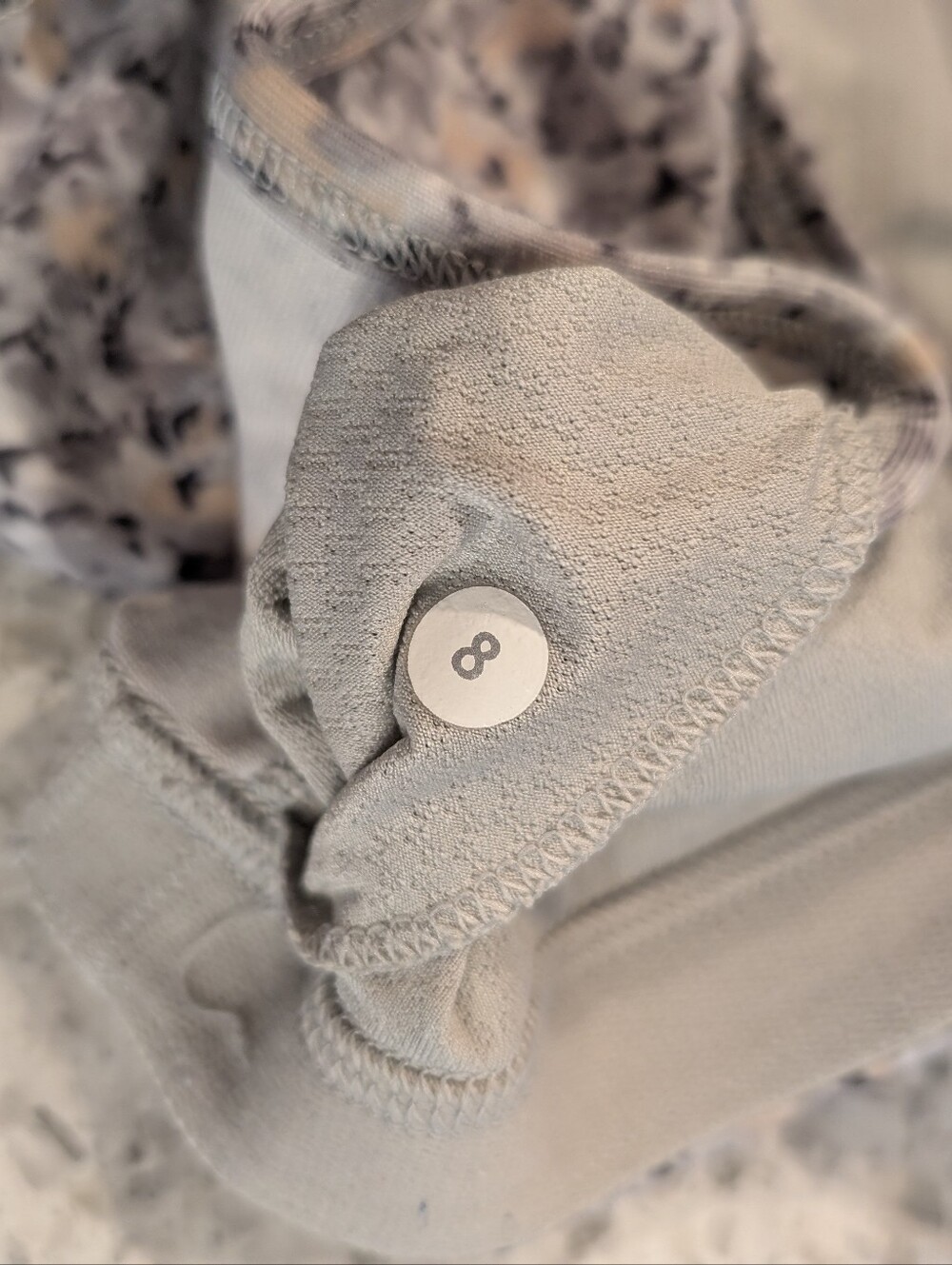 Lululemon 8 No Limits Tank Top Silver Spoon Petite Fleur Grey Built in Bra Flowy - Picture 8 of 16